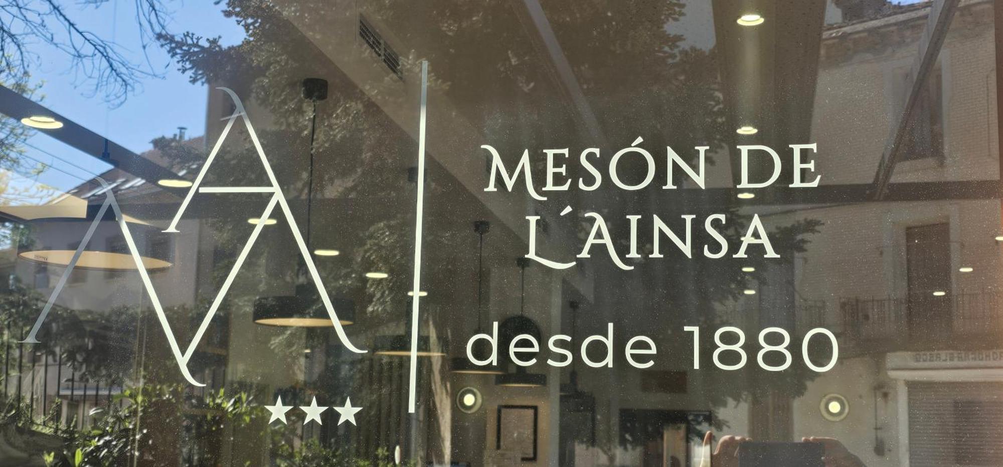 Hotel Meson De L'Аинса-Собрарбе Экстерьер фото
